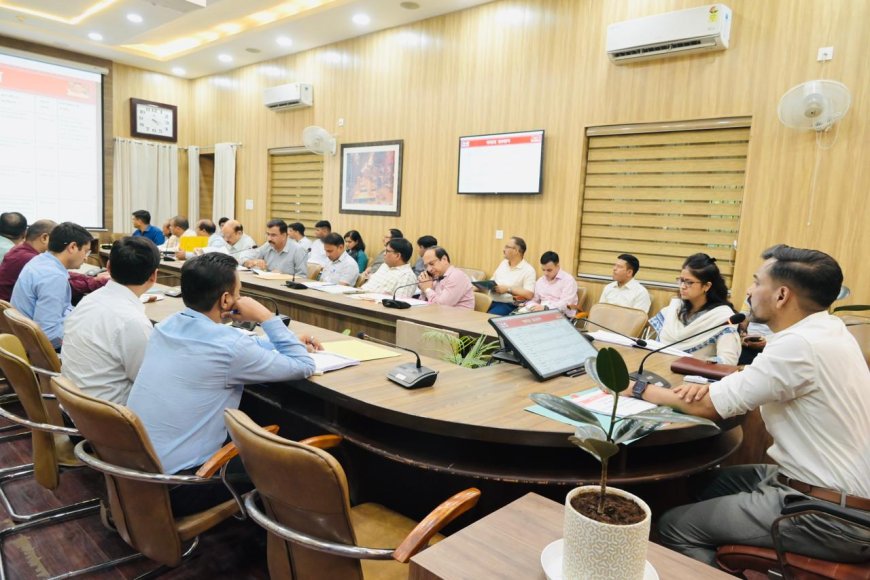 सीएम घोषणाओं के प्रभावी क्रियान्वयन में लापरवाही बर्दाश्त नहीं - जिलाधिकारी की चेतावनी