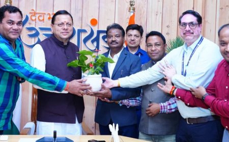 Uttarakhand: छत्तीसगढ़ से आए पत्रकारों के प्रतिनिधिमंडल ने मुख्यमंत्री धामी से की शिष्टाचार भेंट