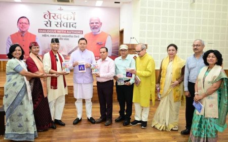 मुख्यमंत्री का साहित्यकारों से संवाद, नई पीढ़ी में पढ़ने-लिखने की संस्कृति पर दिया जोर।