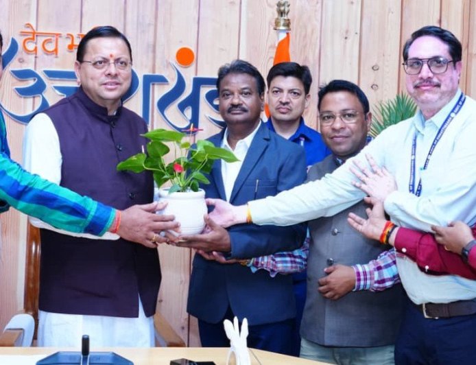 Uttarakhand: छत्तीसगढ़ से आए पत्रकारों के प्रतिनिधिमंडल ने मुख्यमंत्री धामी से की शिष्टाचार भेंट