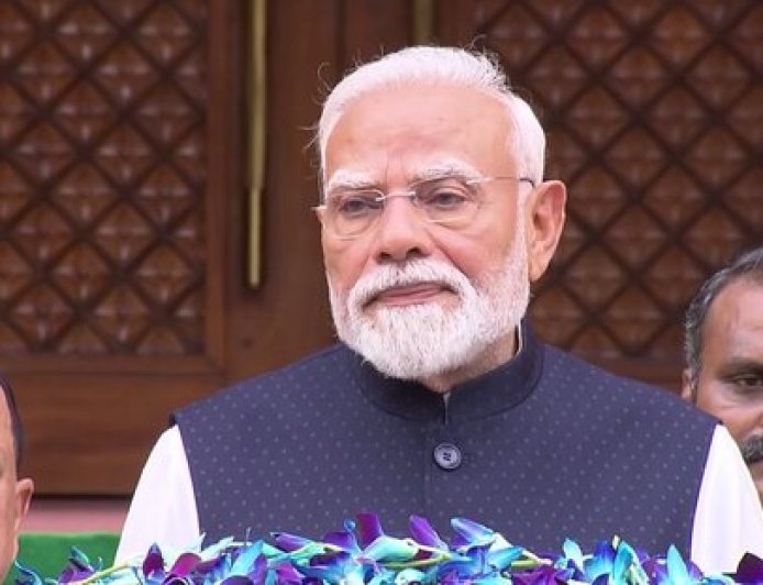 पीएम मोदी का कड़ा संकेत: पेपर लीक मामलों में तेजी से सजा दिलाने के लिए फास्ट ट्रैक कोर्ट बनाए जाएंगे
