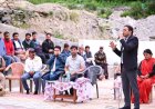 धाराली आपदा की पहली बरसी: जिलाधिकारी पहुंचे प्रभावितों के बीच, पुनर्निर्माण की नई दिशा