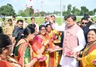 रक्षाबंधन पर धामी की घोषणाएं: महिलाओं को मुफ्त सफर, पिंक ई-बस और बढ़ा स्वरोजगार ऋण।