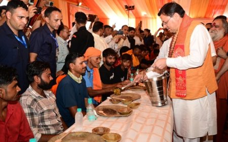 धर्मनगरी हरिद्वार में कांवड़ियों का धूमधाम से अभिनंदन, मुख्यमंत्री ने स्वास्थ्य सेवा शिविर का किया शुभारंभ