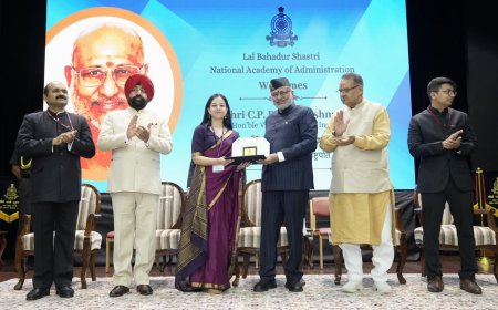 उपराष्ट्रपति का संदेश: सेवाभाव और कर्तव्यबोध को बनाएं मार्गदर्शक मंत्र