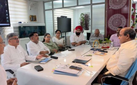 देहरादून: कांग्रेस प्रतिनिधिमंडल की मुख्य निर्वाचन अधिकारी से भेंट, ज्ञापन सौंपा