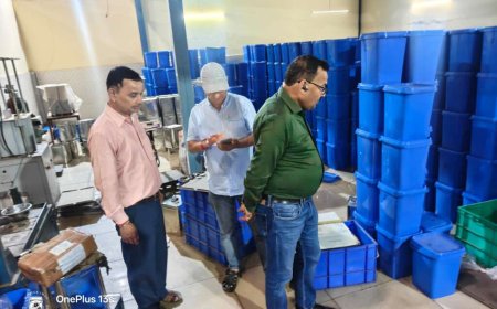 त्योहारों से पहले खाद्य विभाग की सख्ती, हल्द्वानी, कालाढूंगी और रामनगर में खाद्य पदार्थों के नमूने लिए गए