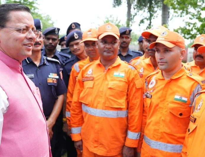 उत्तराखंड: मुख्यमंत्री पुष्कर धामी ने एनडीआरएफ बटालियन गदरपुर का दौरा, आपदा प्रबंधन व्यवस्थाओं का लिया जायजा