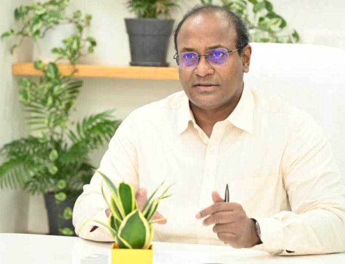 जिलाधिकारियों को निर्देश: एसआईआर अभियान में रहकर सुनवाई प्रक्रिया को तेज करें