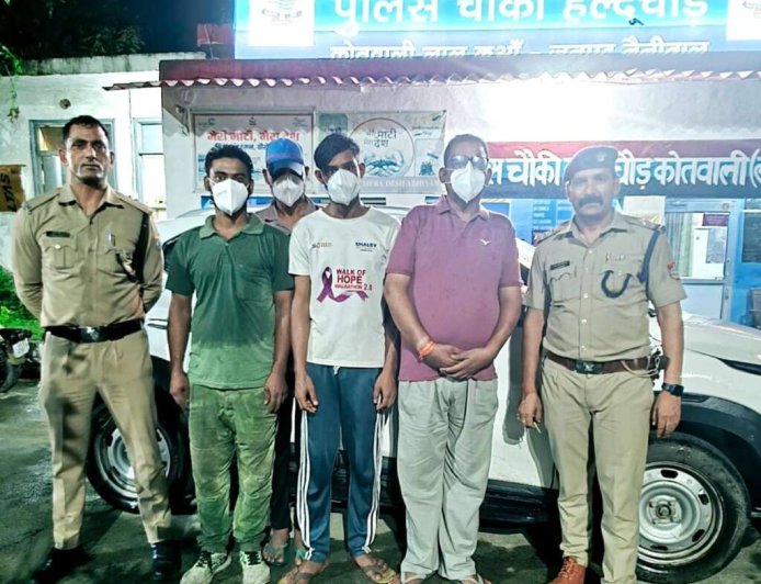 लालकुआं पुलिस का बड़ा एक्शन: चार आरोपी गिरफ्तार और कार बरामद