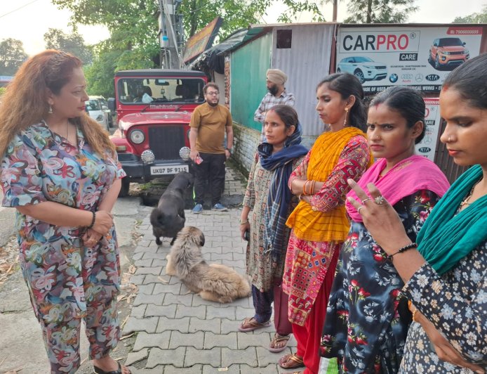 कुल्हान गांव में ‘एक गांव–एक घंटे’ कार्यक्रम: महिलाओं के मुद्दे पर सार्थक संवाद