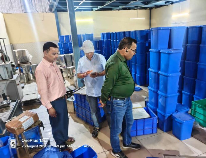 त्योहारों से पहले खाद्य विभाग की सख्ती, हल्द्वानी, कालाढूंगी और रामनगर में खाद्य पदार्थों के नमूने लिए गए