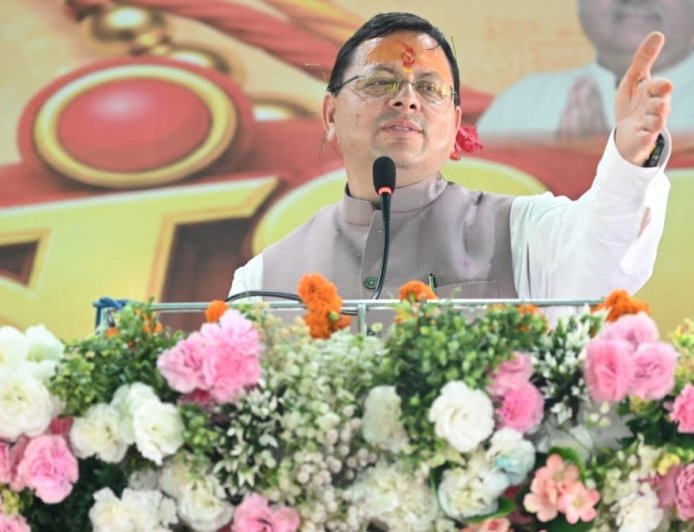 Uttarakhand:-मुख्यमंत्री धामी की बड़ी घोषणा-उत्तराखंड में अब 60 वर्ष की आयु से महिलाओं को रोडवेज बसों में मिलेगा मुफ्त सफर