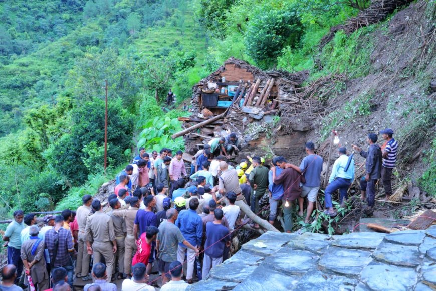 पौड़ी में मलबा गिरने से तीन की मौत, तहसीलदार ने दी राहत की सूचना