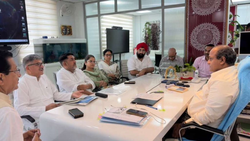 देहरादून: कांग्रेस प्रतिनिधिमंडल की मुख्य निर्वाचन अधिकारी से भेंट, ज्ञापन सौंपा
