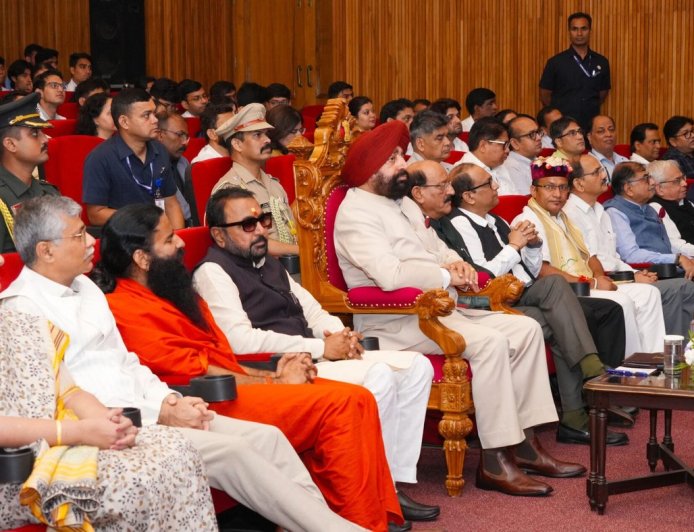 Uttarakhand:-लोक भवन में हेमवती नंदन बहुगुणा उत्तराखण्ड चिकित्सा शिक्षा विश्वविद्यालय,द्वारा ‘एकीकृत चिकित्सा संगोष्ठी’ का आयोजन