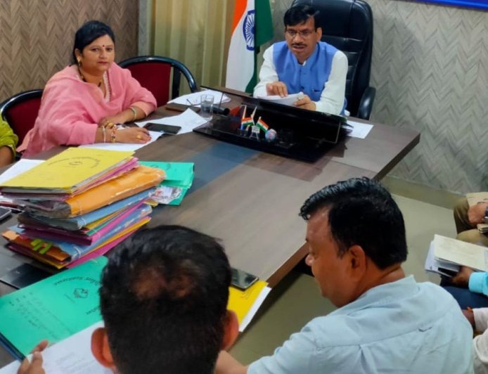 Uttarakhand:-अनुसूचित जाति आयोग के अध्यक्ष मुकेश कुमार की अध्यक्षता में आयोग कार्यालय में आयोजित तीन दिवसीय जनसुनवाई कार्यक्रम में सुनी गई 45 शिकायतें,26 शिकायतों का मौके पर किया गया निस्तारण