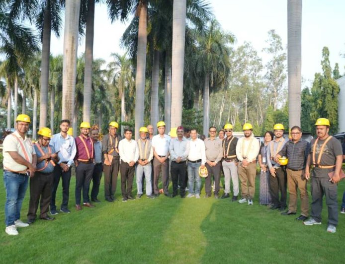 गेवरा खदान पहुंचा उत्तराखंड का मीडिया दल, आधुनिक खनन तकनीक और पर्यावरण प्रबंधन का लिया जायजा।