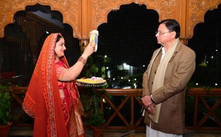 मुख्यमंत्री पुष्कर सिंह धामी ने धर्मपत्नी गीता धामी के साथ मनाया करवाचौथ पर्व