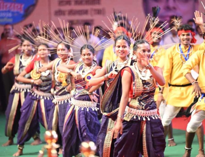 खटीमा में धूमधाम से मनाया गया ‘आदि रंगोत्सव’, जनजातीय संस्कृति की झलक