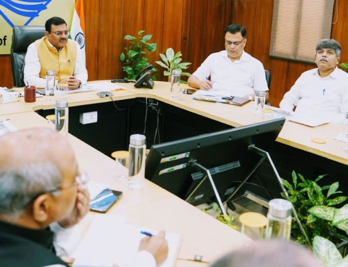 Uttarakhand: कुम्भ मेला 2027 की तैयारियों पर मुख्य सचिव आनन्द बर्द्धन की समीक्षा बैठक