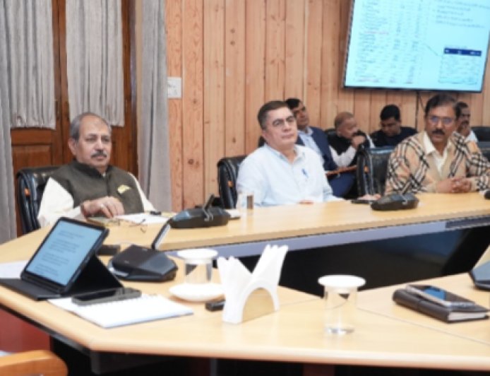 वित्तीय स्थिति व लंबित देनदारियों के भुगतान में सुधार पर फोकस