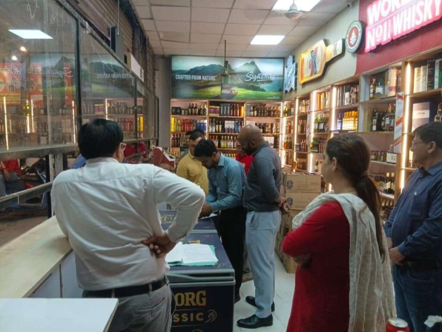 शराब की दुकानों पर ओवररेटिंग एवं अनियमितताओं की शिकायतों पर डीएम का एक्शन