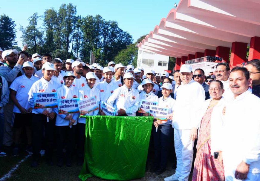 मुख्यमंत्री ने ड्रग फ्री उत्तराखंड वॉकथॉन को दिखाई हरी झंडी।